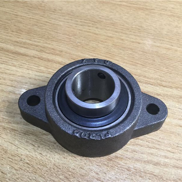 Order a Genuine bearing housing for the Titan Pro 6.5, 7, 13, 14 and 15HP chippers. Includes both the outer casing and inner bearing.